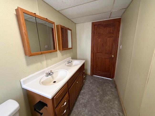 Foto del edificio - 714 Commercial-