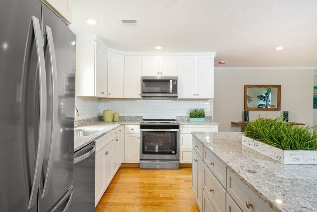 Foto principal - 582 Canterbury St