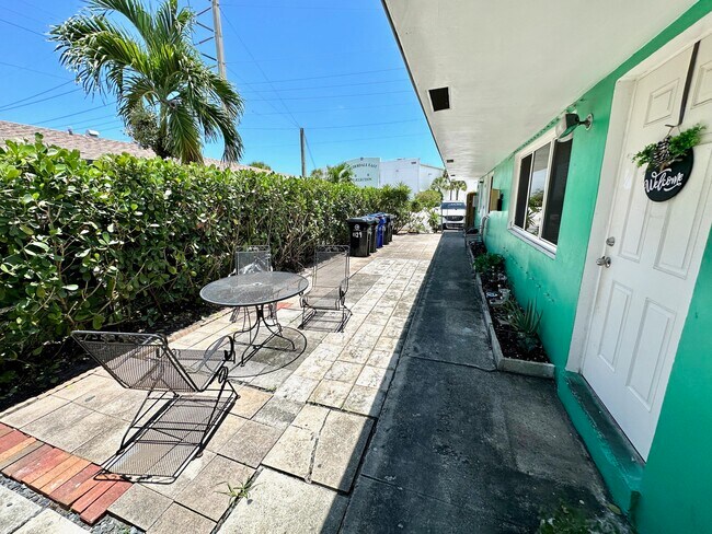 Foto del edificio - 1129 NE 15th St