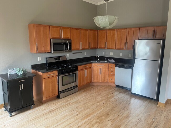 High End Kitchen - 1017 S 2nd St