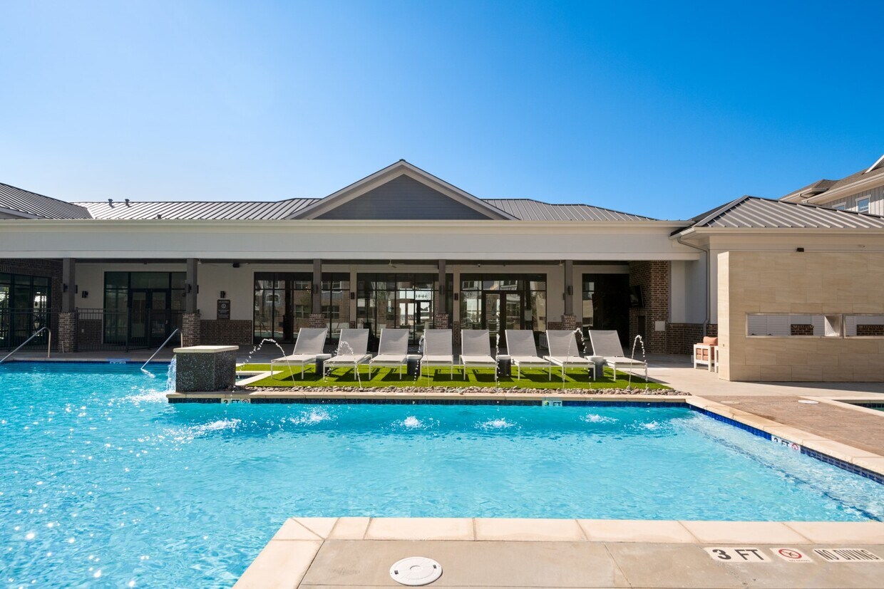 Coronado on Briarwood Alquileres en Midland, TX