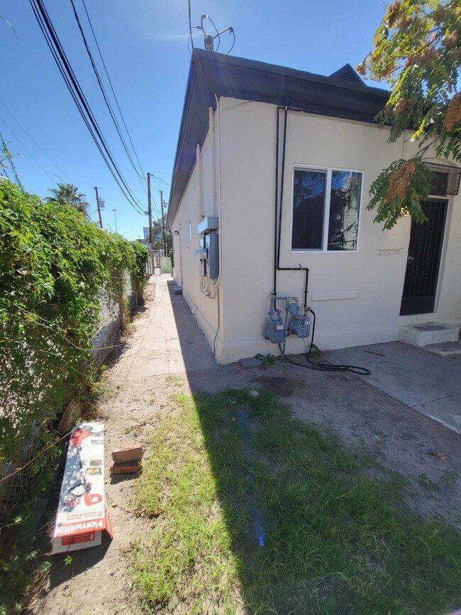 Foto del edificio - 612 Ange St