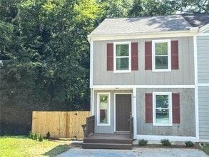 Building Photo - 1221 Oak Forest Ct SW