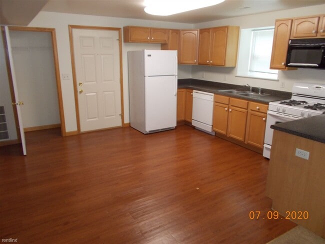 Building Photo - 356 S Greenwich St