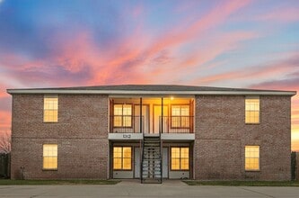 Building Photo - 1312 Dugger Cir