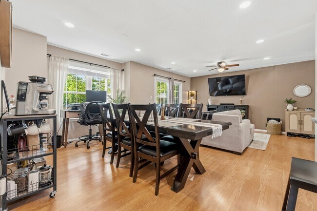 Foto del edificio - 93 Briarwood Ct