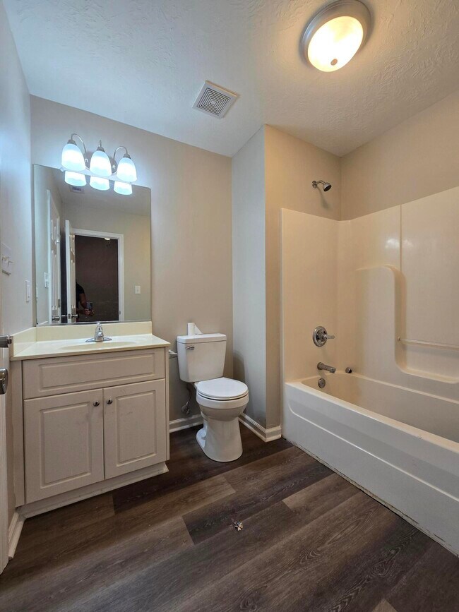 Foto del edificio - 528 Edgecliff Ln
