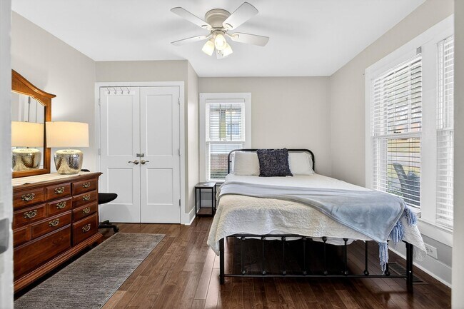 Foto del edificio - Fully Furnished Historic Home