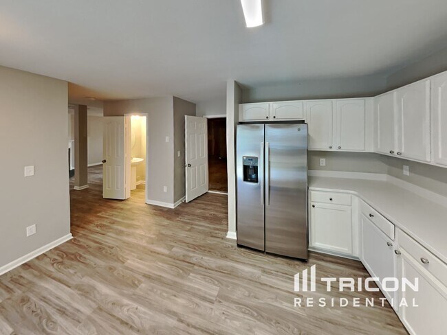 Building Photo - 3918 Edgewood Terrace Drive Greensboro NC