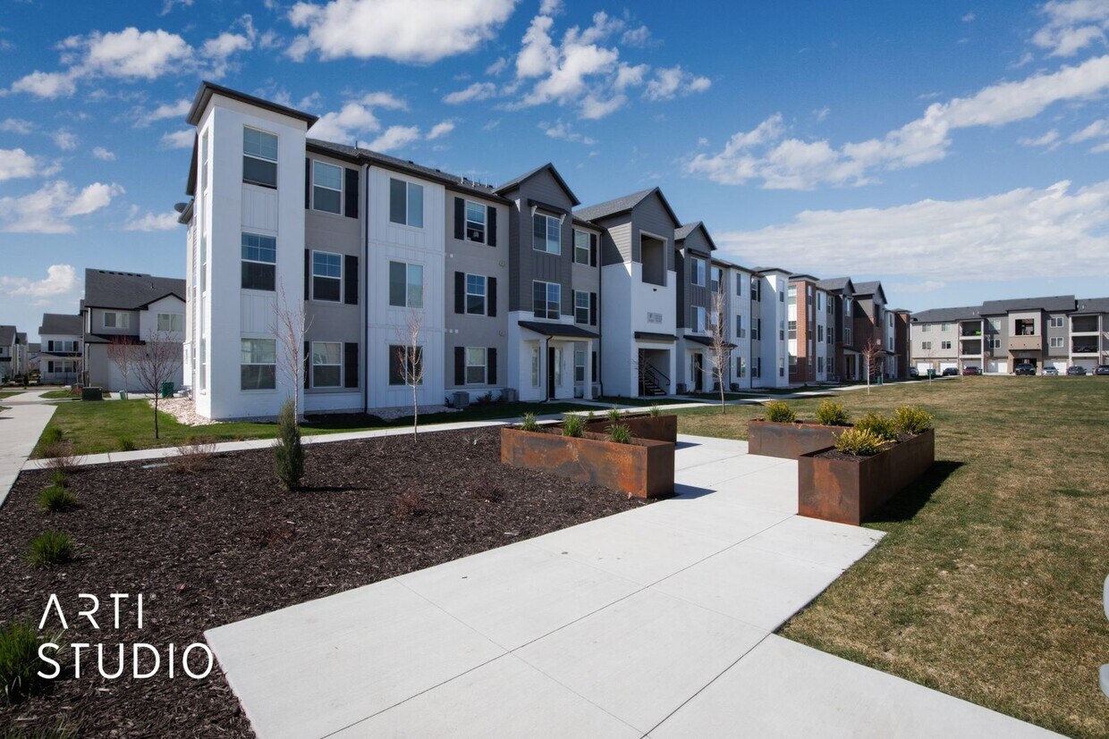 Primary Photo - Exquisite Brand New Lehi Condo