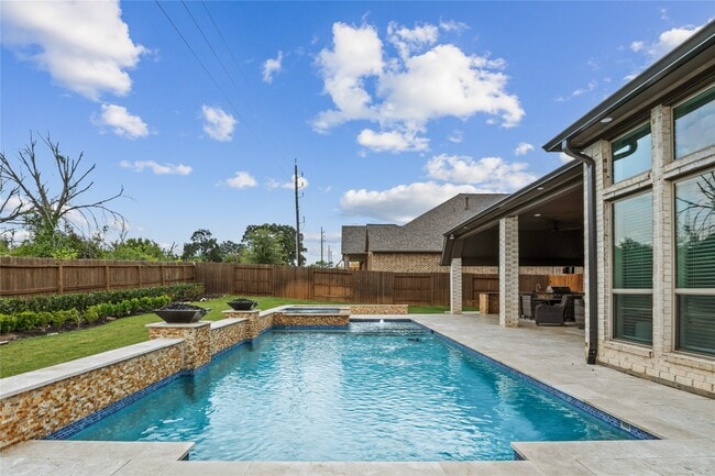 Building Photo - 5435 Farm Hill Way