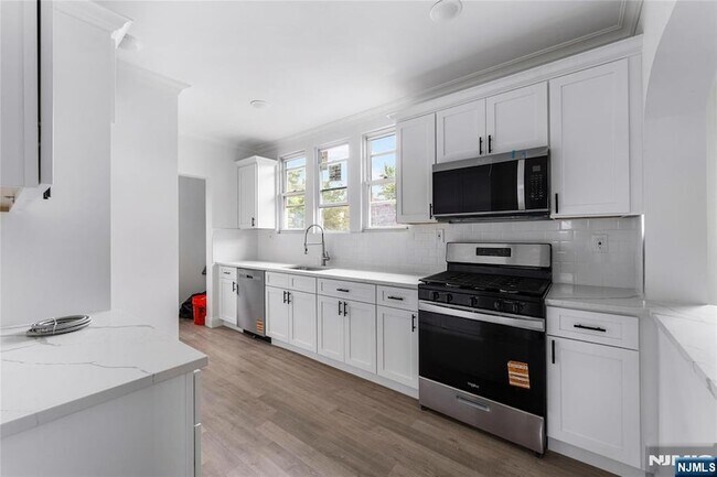 Building Photo - 7420 4th Ave