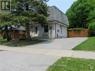 Building Photo - 438 Ferndale Ave