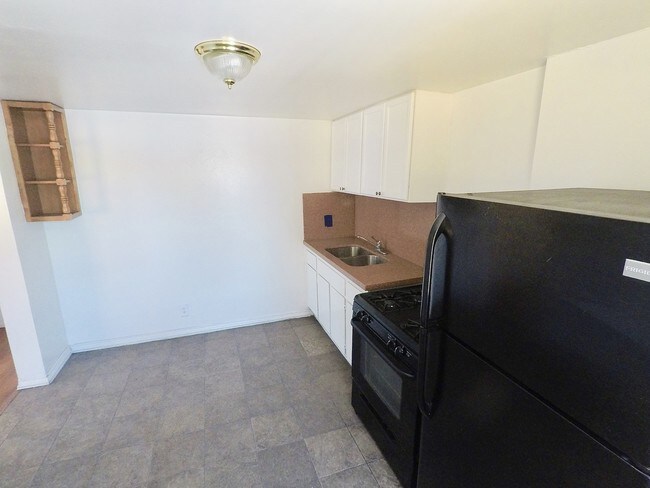 Foto del edificio - 8722 Compton Ave