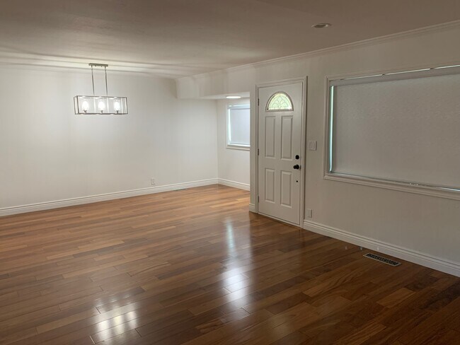 Building Photo - 2530 Tioga Way