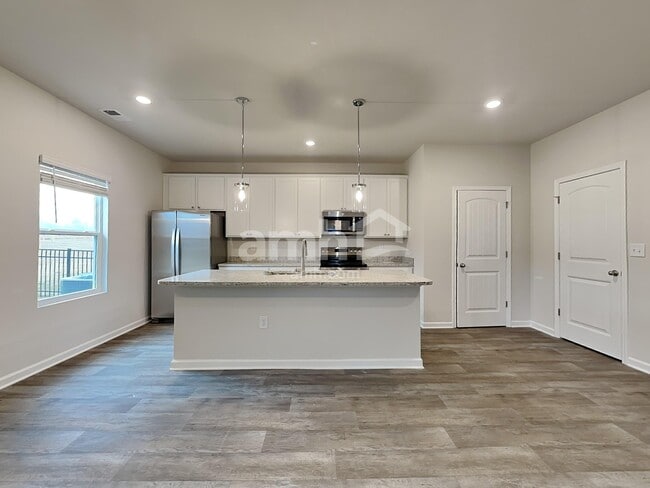 Foto del edificio - 3248 Emberly Dr