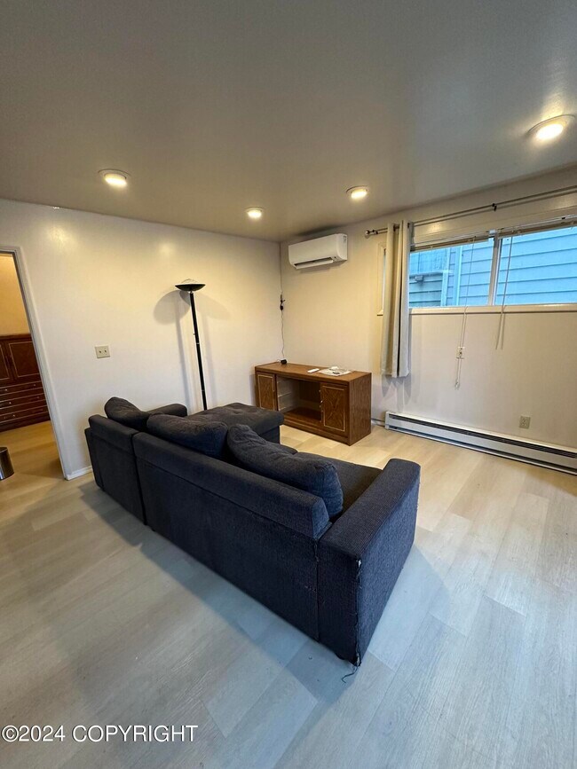 Foto del edificio - 2426 4th Ave