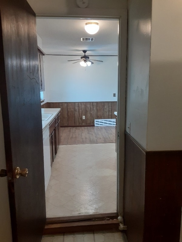 Building Photo - 212 S Bell Dr