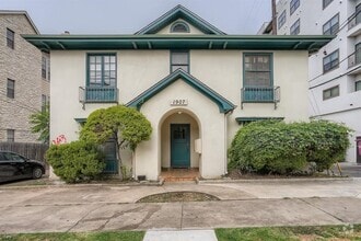 Building Photo - 1907 Pearl St