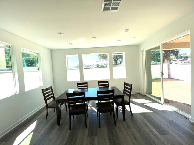 Building Photo - 1455 Carol Lee Ln