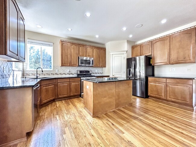 Building Photo - 4653 Bethany Ct