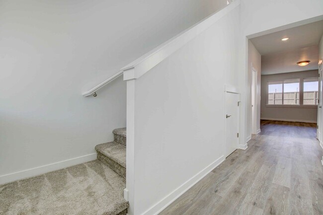 Building Photo - A House to Call Home: For Rent Now SE Bend