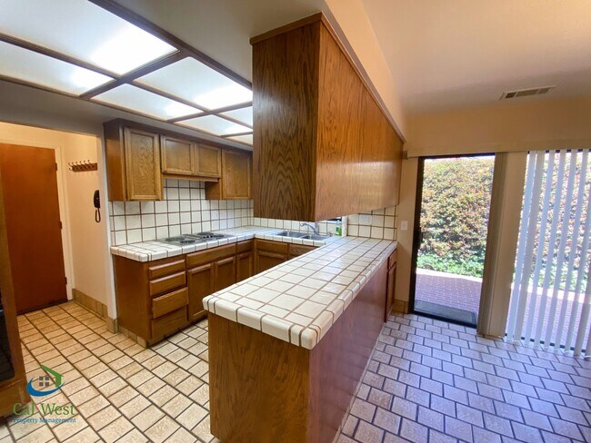 Foto del edificio - $5995 - Spacious 4 Bed/2 Bath Los Gatos Ho...