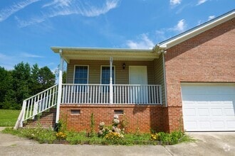 Building Photo - 129 River Oaks Cir