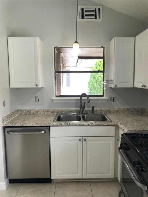 Building Photo - 15119 Grassington Dr