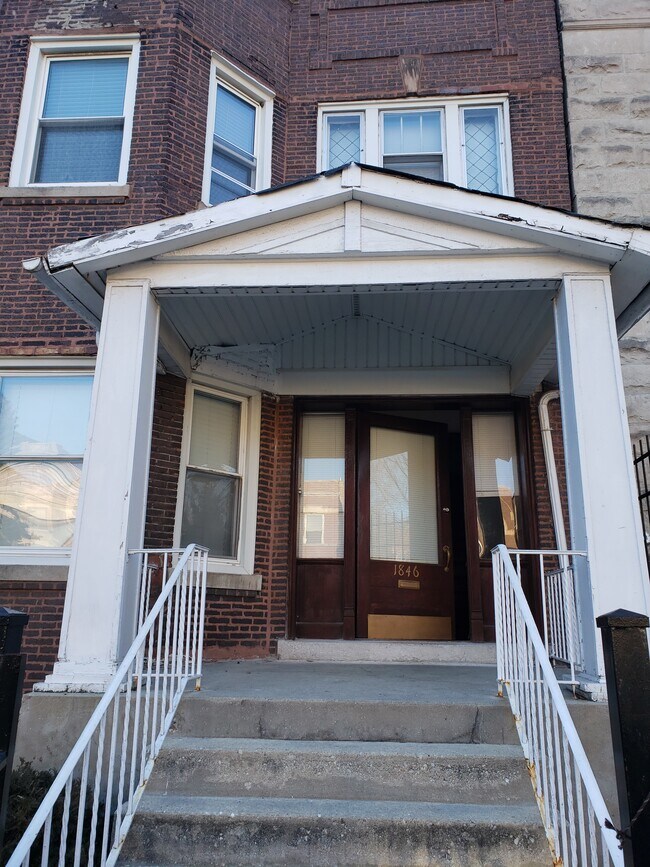 Building Photo - 1846 S Troy St