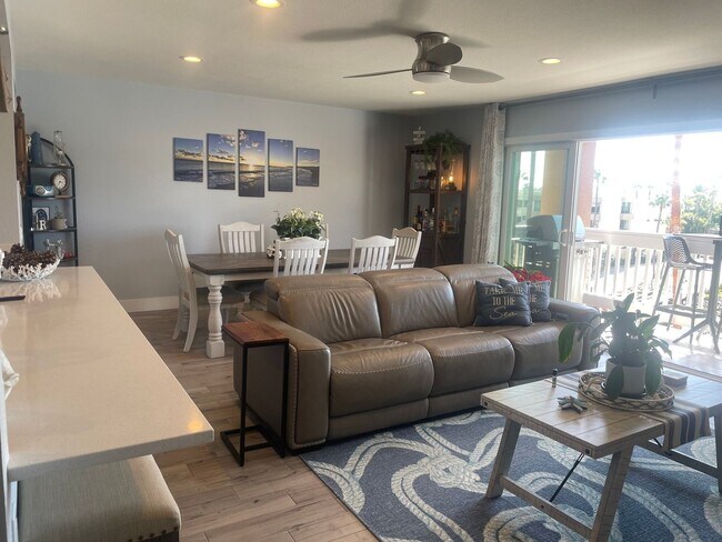 Building Photo - 4705 Marina Dr