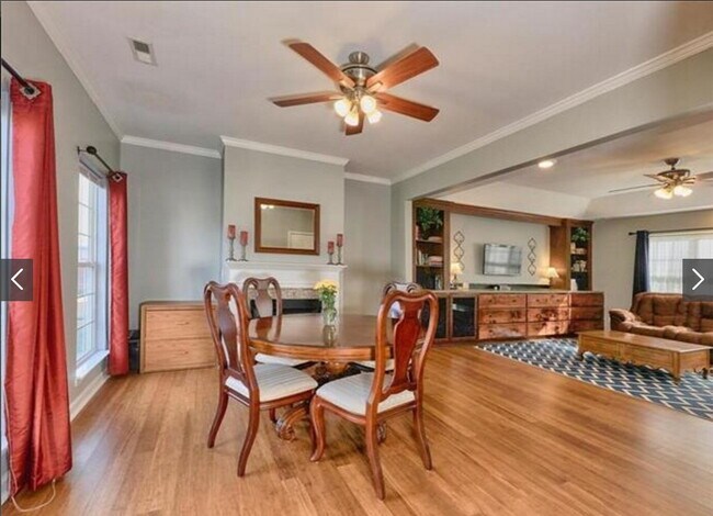 Foto del edificio - Huntersville, 2-Story Stone Front Traditio...