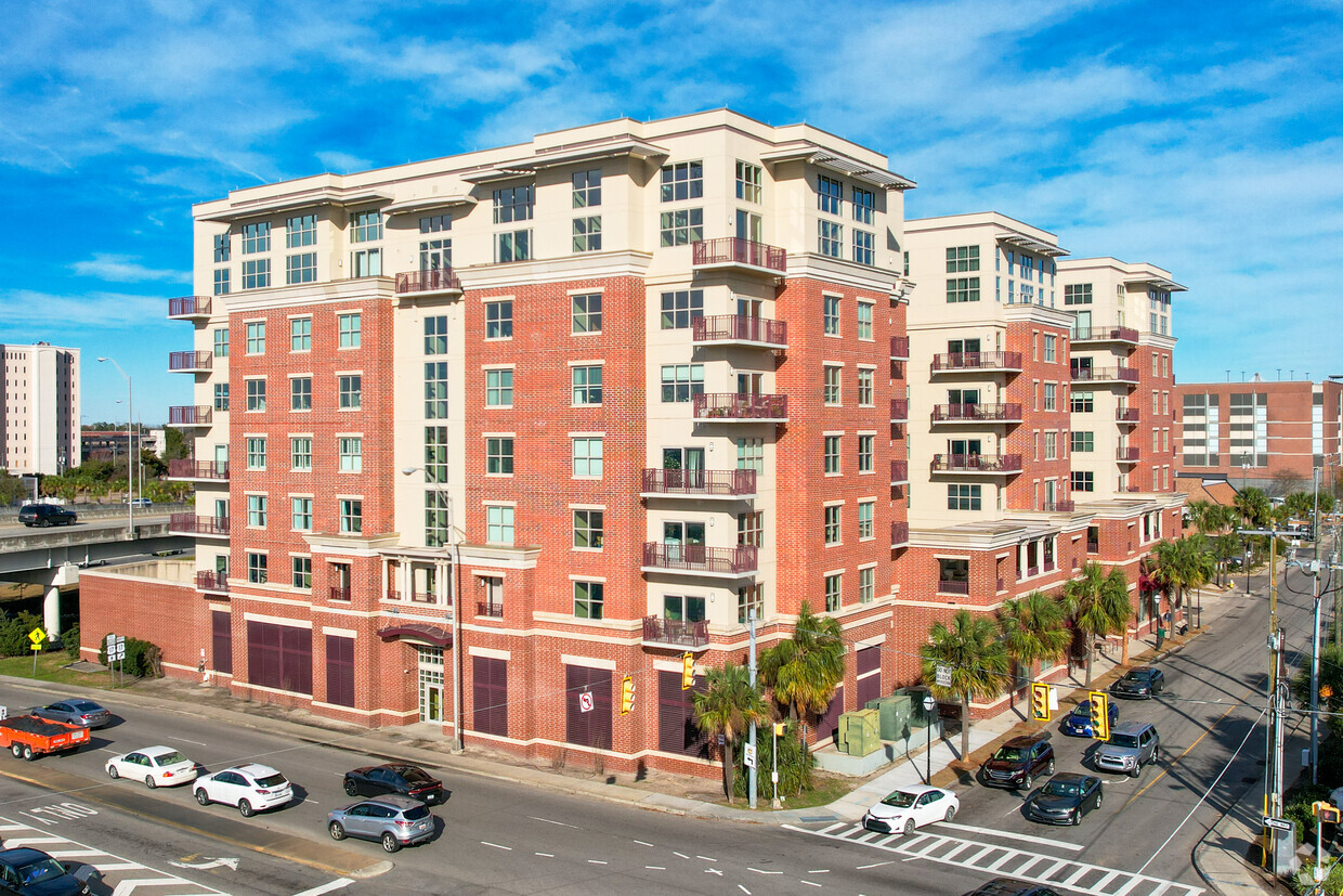 Primary Photo - Bee Street Lofts