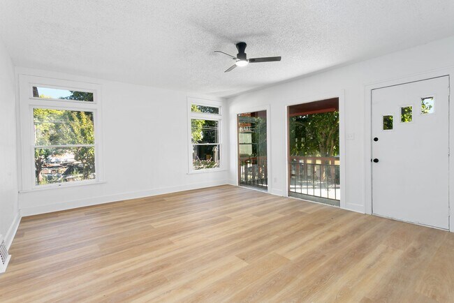 Foto del edificio - Beautiful 3 bd home close to the hospital