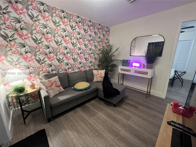 Foto del edificio - 3102 SW 10th St