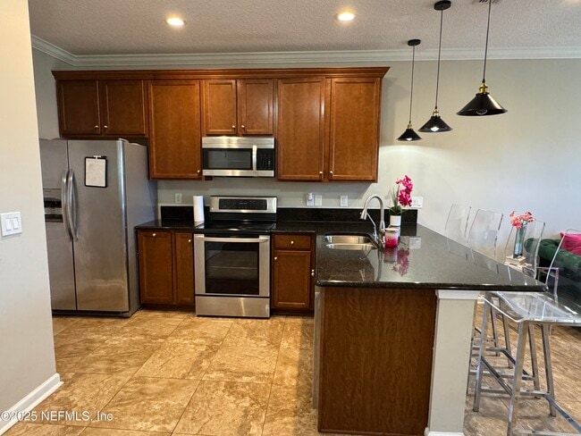 Building Photo - 528 Sherwood Oaks Dr