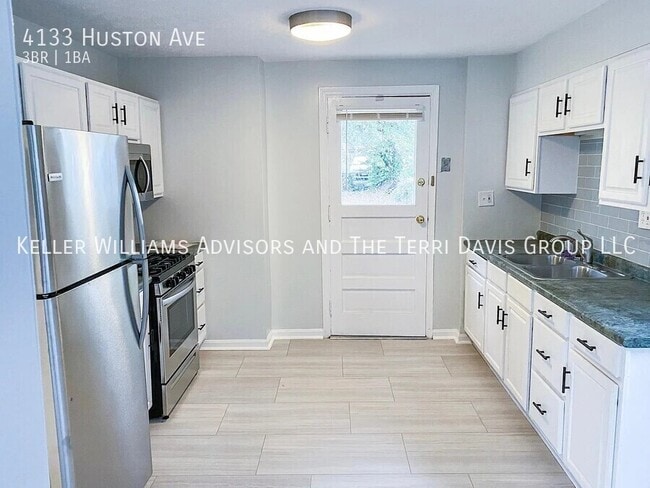 Building Photo - 4133 Huston Ave