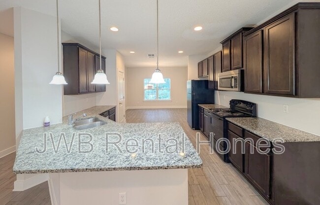 Building Photo - 10638 Akers Dr S