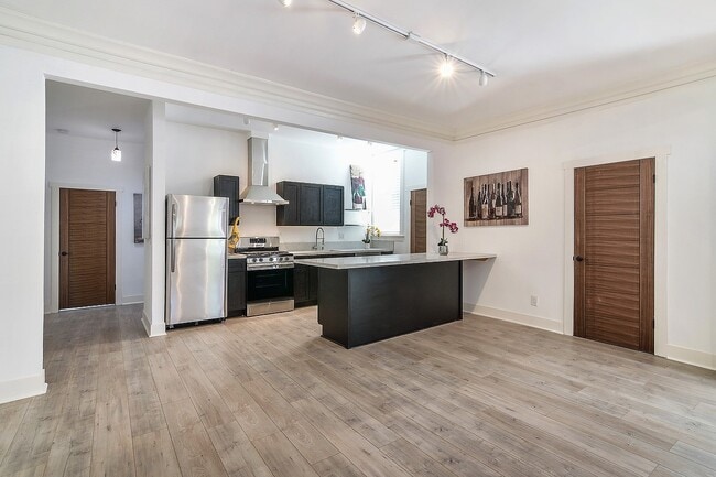 Building Photo - St. Louis Duplex