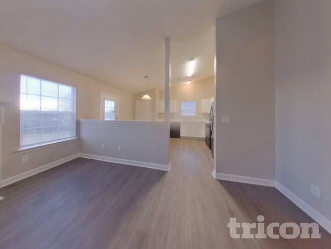 Foto del edificio - 7031 Red Bud Cir