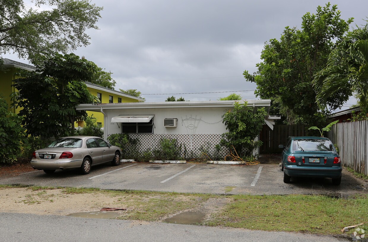Foto del edificio - 1018 NE 18th St