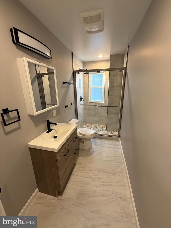 Building Photo - 416 Laurel St