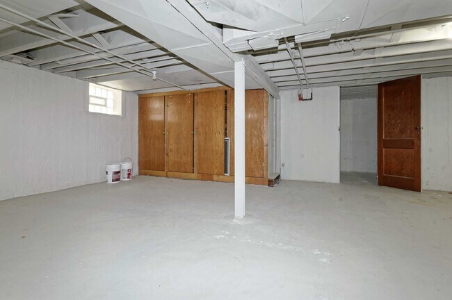 Building Photo - 3554 Jamieson Ave