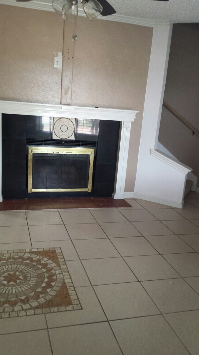 Living Room - 1015 Parkway Ter