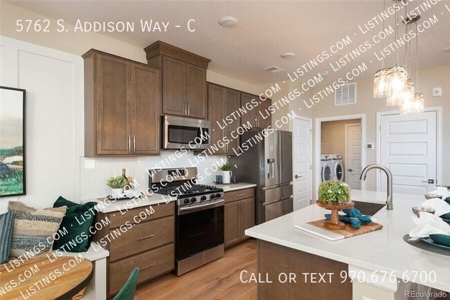 Building Photo - 5762 S Addison Way