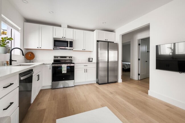 Photo - 2221 Carleton St Apartment