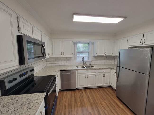 Foto del edificio - 3 Bedroom 2 Bathroom House