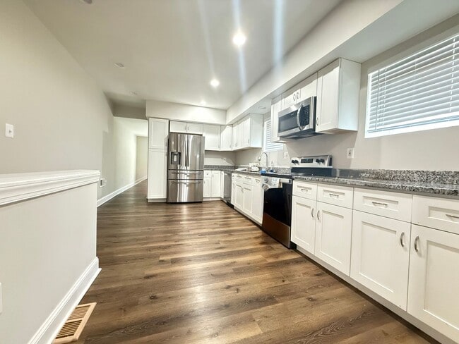 Building Photo - Beautiful Three-Bedroom Home In Baltimore