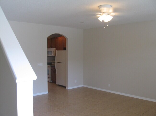 Building Photo - 2189 SE Grand Dr