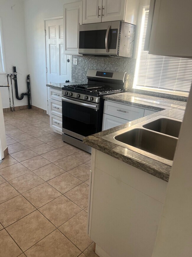 Foto del edificio - 8301 Barnsley Ave